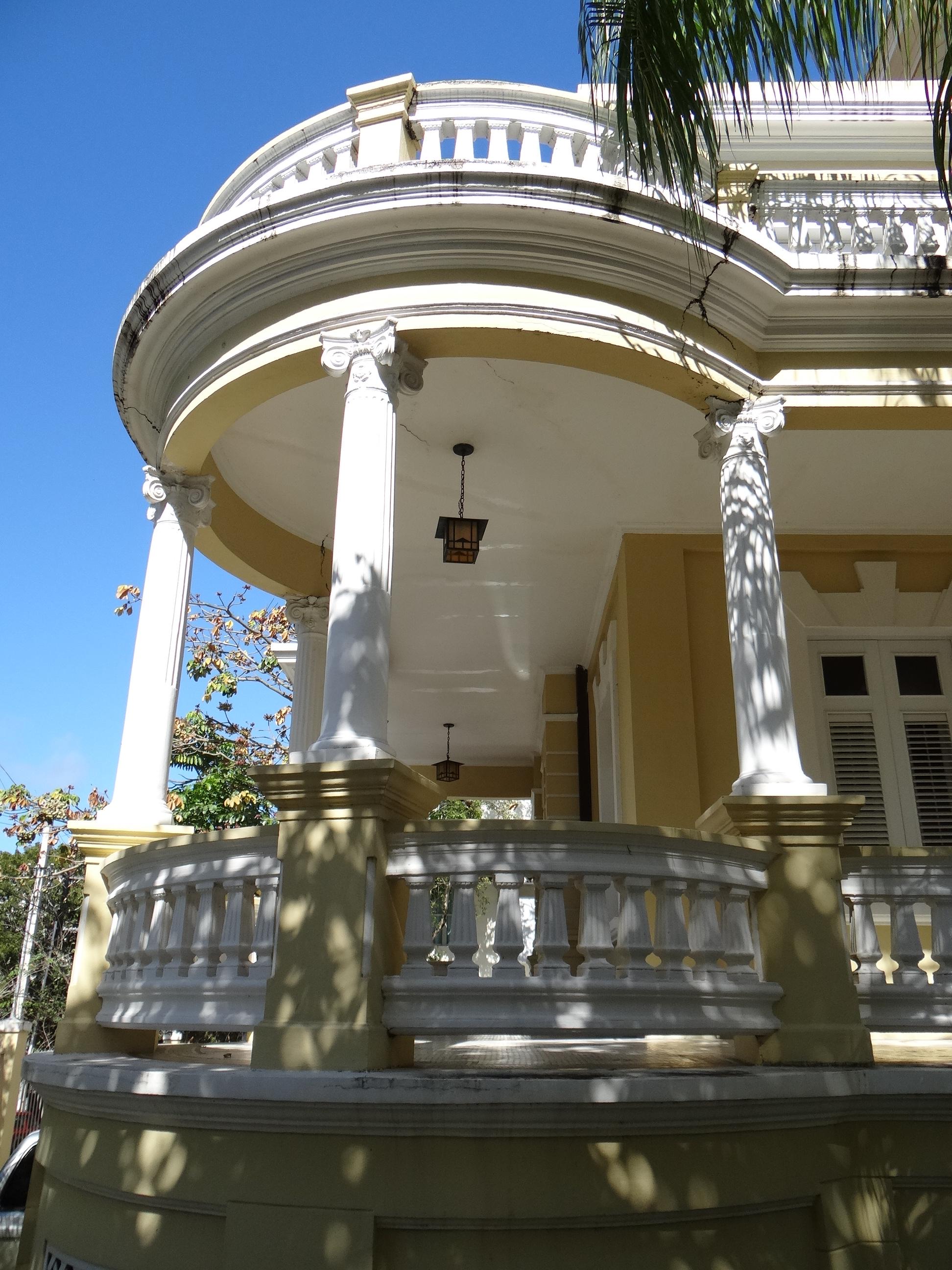 Casa La Giralda - Avenida Miramar, esquina calle Marti 651 - San Juan (Miramar) - 2014 00078